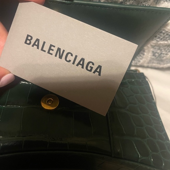 Balenciaga hourglass green croc wallet on chain - Picture 9 of 11